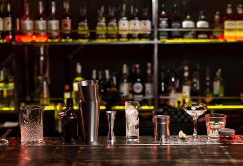 هتل Viclawson Royal