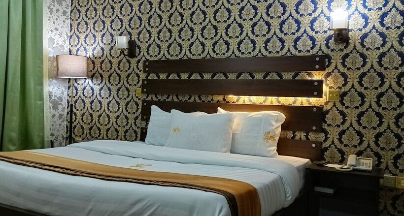 هتل Viclawson Royal