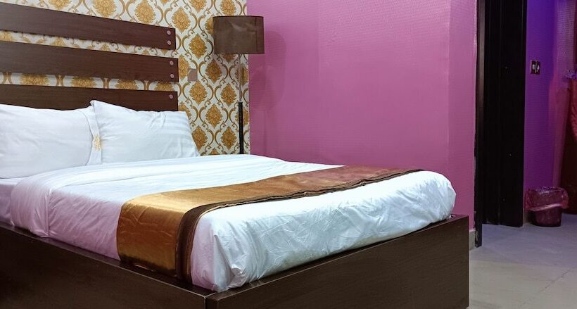 هتل Viclawson Royal