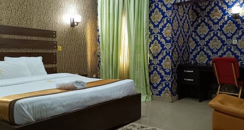 هتل Viclawson Royal