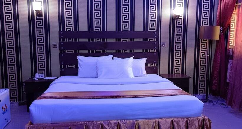 هتل Viclawson Royal