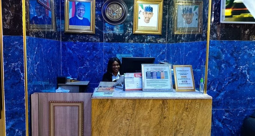 هتل Viclawson Royal