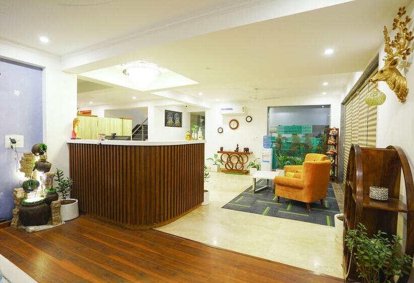 Lime Tree Hotel The Pulkit