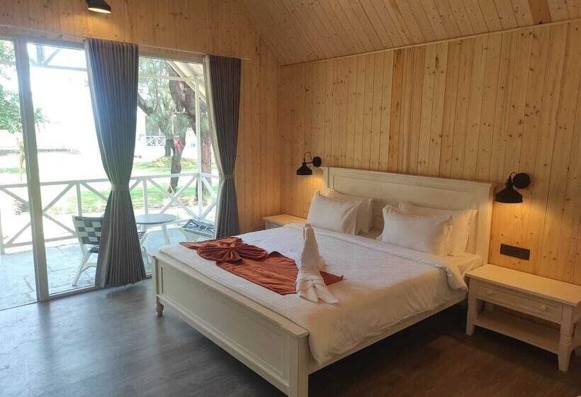 Praveg Beach Resort, Lighthouse, Daman