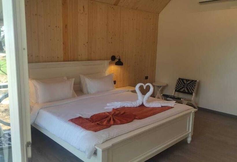 Praveg Beach Resort, Lighthouse, Daman