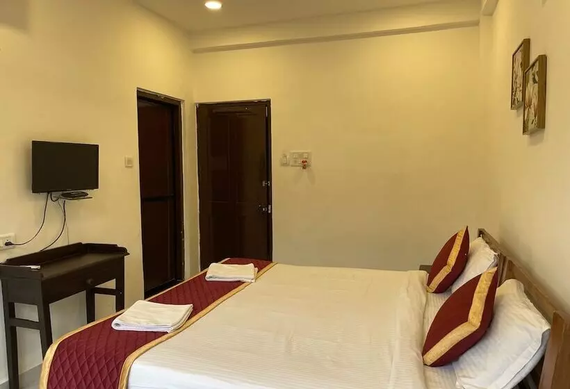 Salotel Near Mae De Deus Church