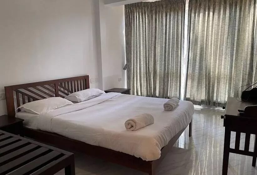 Salotel Near Mae De Deus Church