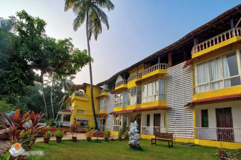 Salotel Near Mae De Deus Church