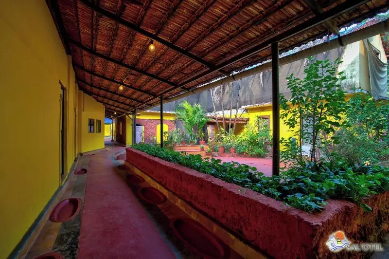 Salotel Near Mae De Deus Church