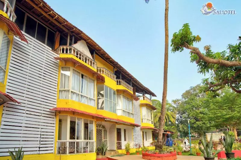 Salotel Near Mae De Deus Church