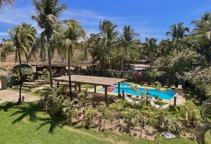 Straw Hat Surf Hostel