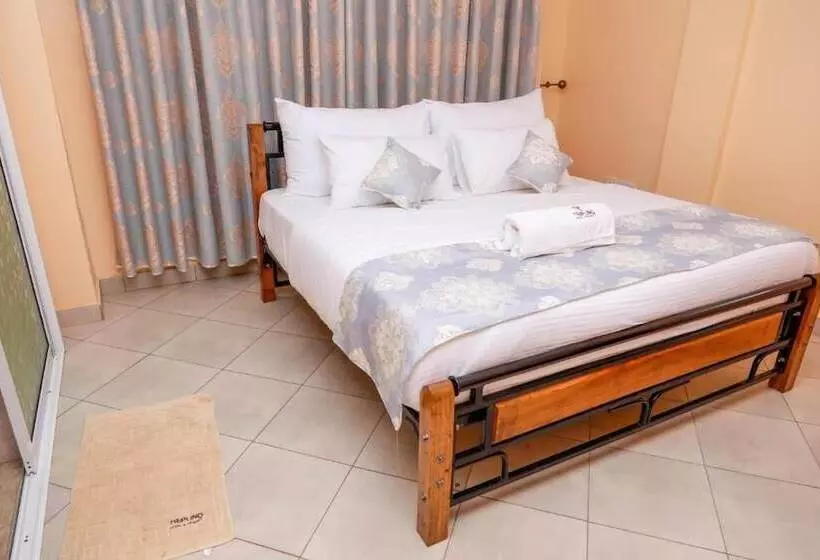 Triplinq Hotel & Resort