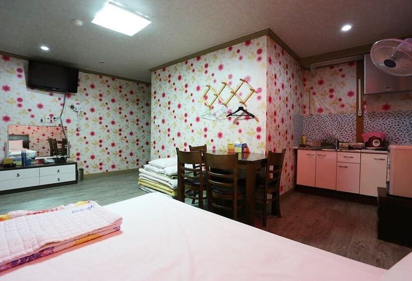 Boryeong  Gyeongdong Motel