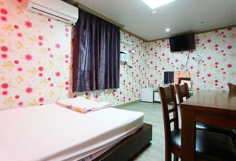 Boryeong  Gyeongdong Motel
