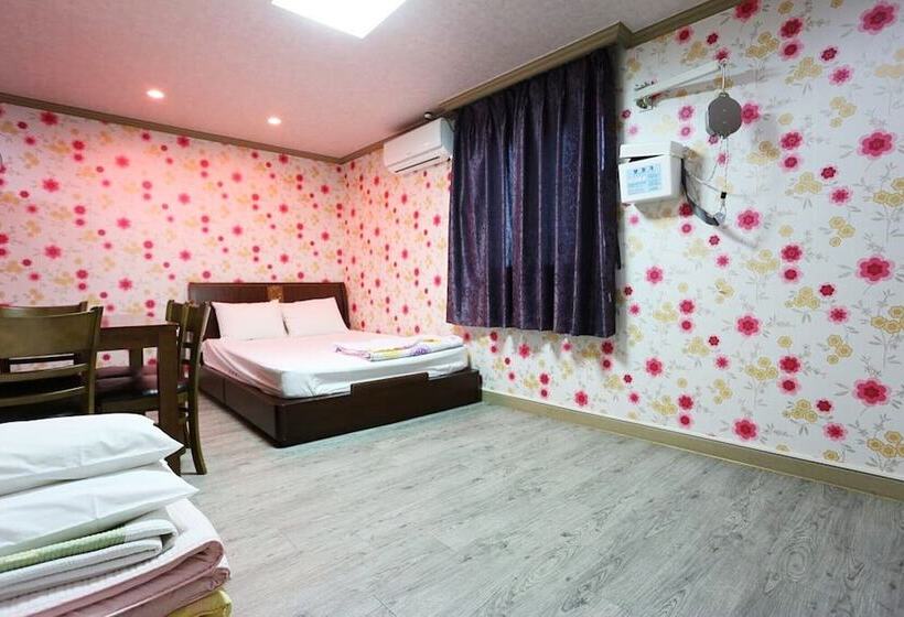 Boryeong  Gyeongdong Motel
