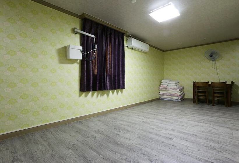 Boryeong  Gyeongdong Motel