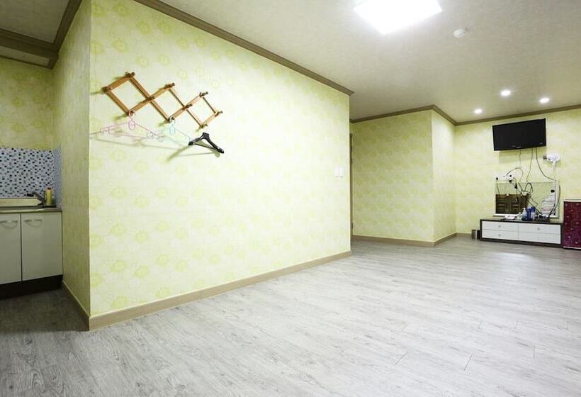 Boryeong  Gyeongdong Motel