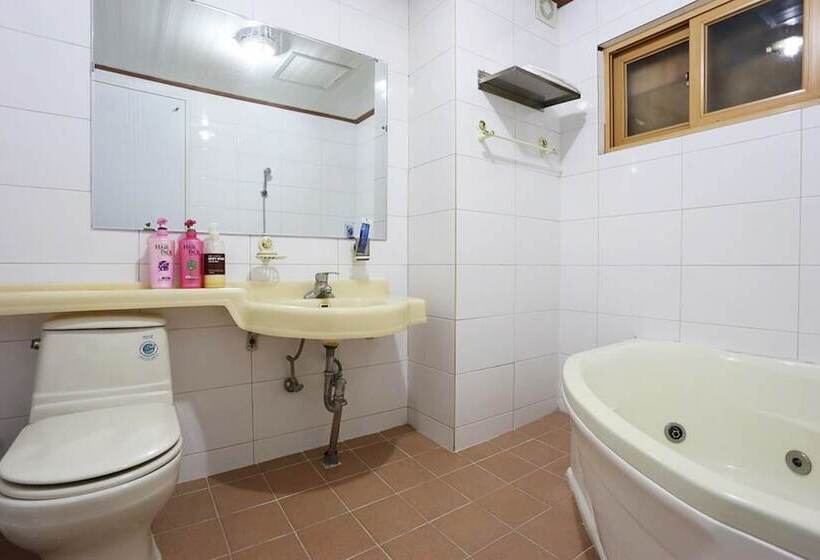 Boryeong  Gyeongdong Motel