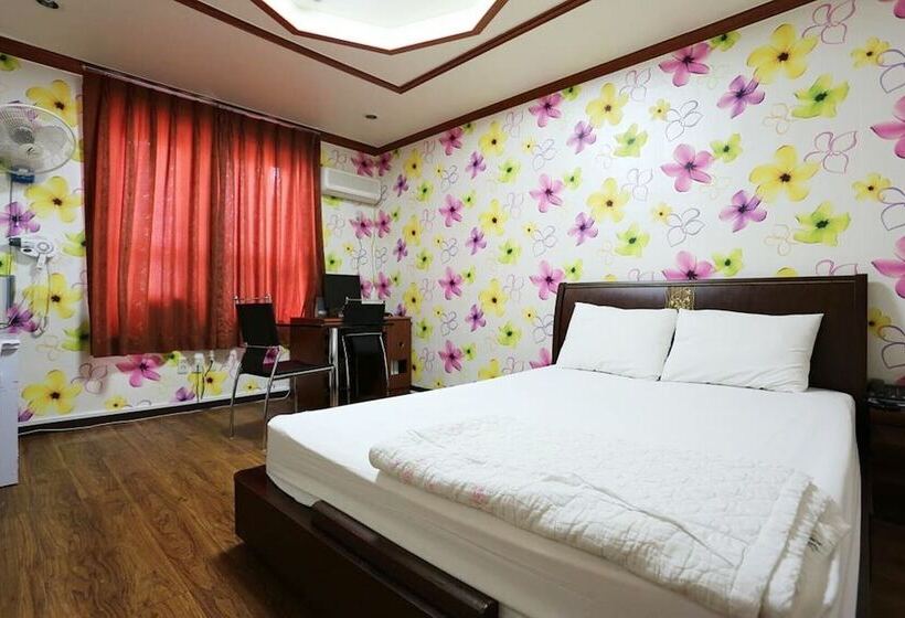 Boryeong  Gyeongdong Motel