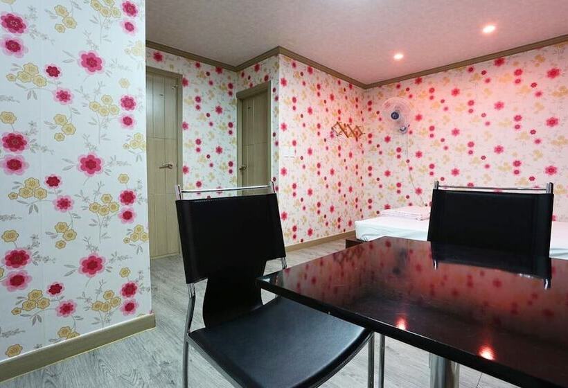 Boryeong  Gyeongdong Motel