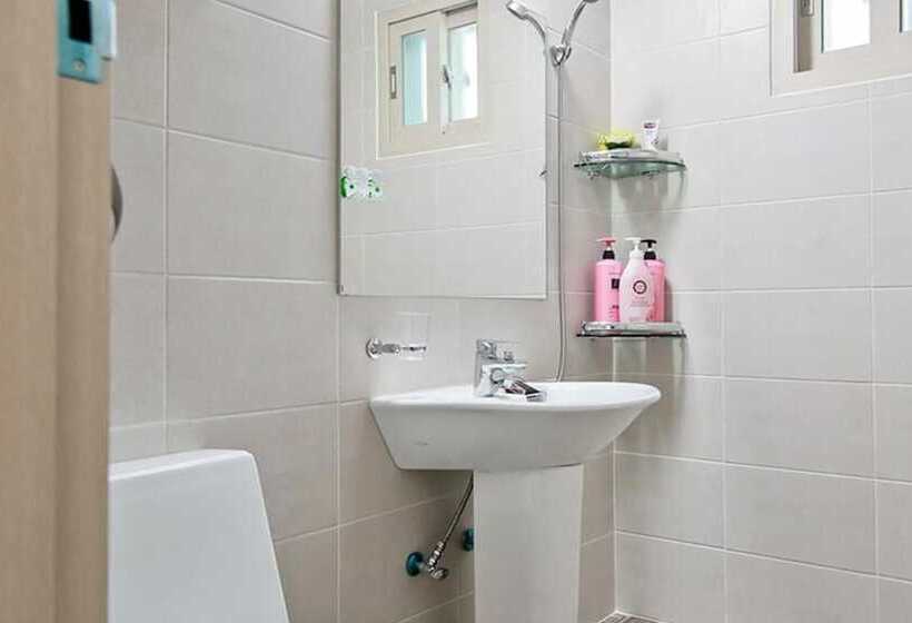 Changwon Gwaengibada Pension