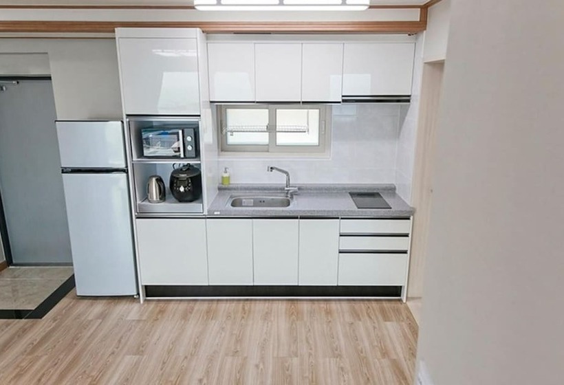 Changwon Gwaengibada Pension