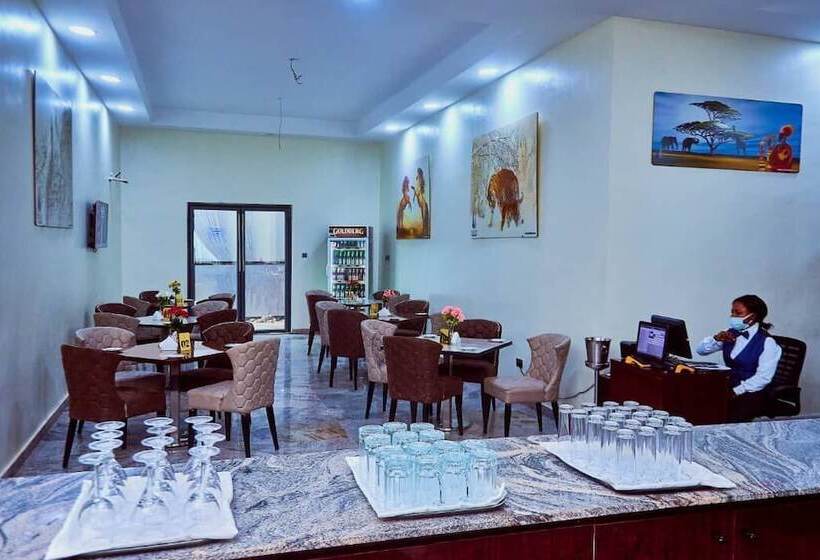 Deja Vu Hotel And Suites