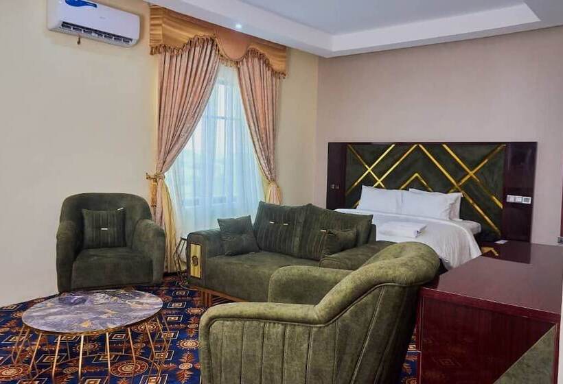 Deja Vu Hotel And Suites