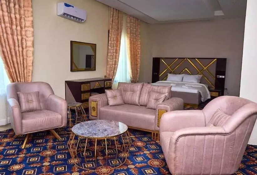 Deja Vu Hotel And Suites
