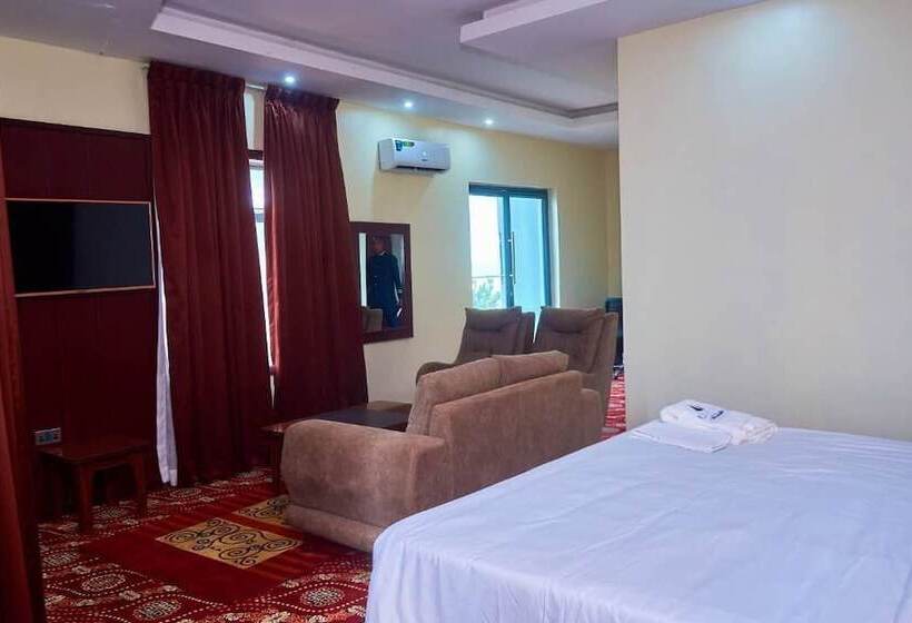 Deja Vu Hotel And Suites