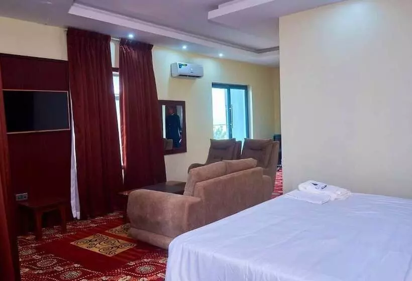 Deja Vu Hotel And Suites