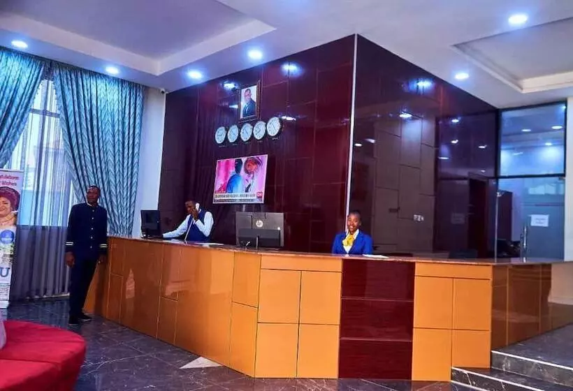 Deja Vu Hotel And Suites