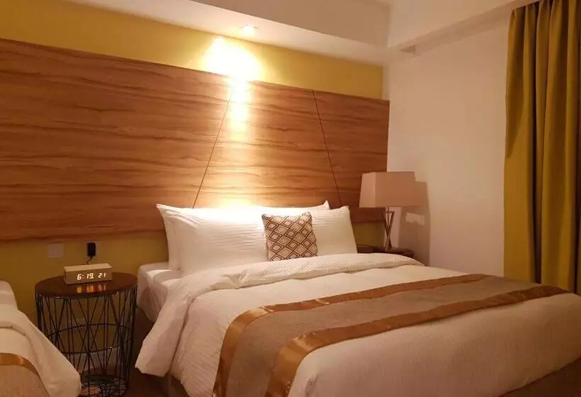 Ferra Hotel And Garden Suites