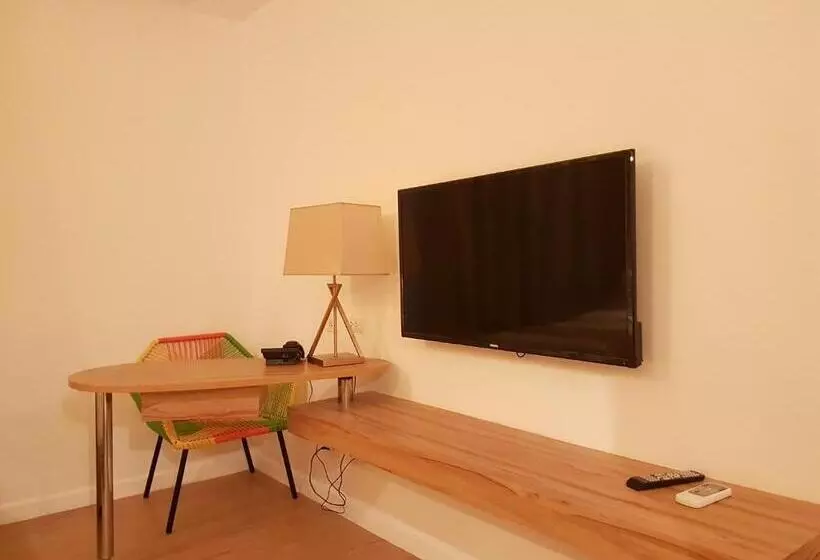 Ferra Hotel And Garden Suites