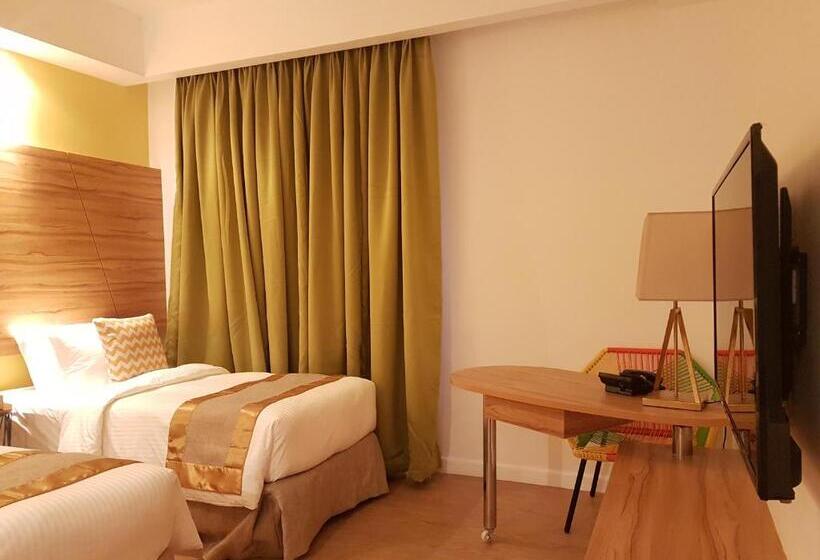 Ferra Hotel And Garden Suites