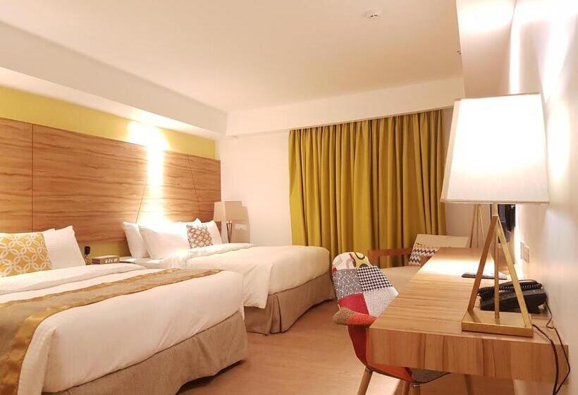 Ferra Hotel And Garden Suites