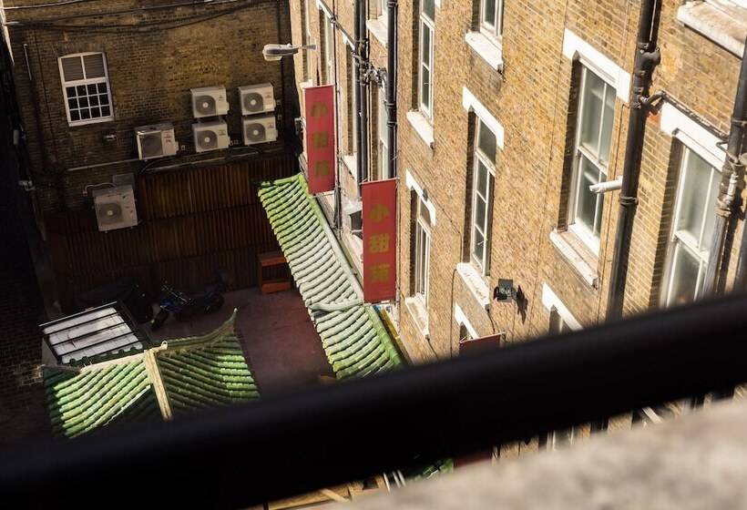 Hausd   Leicester Square