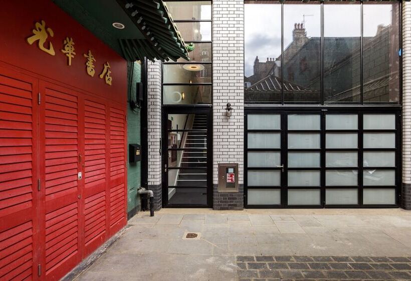 Hausd   Leicester Square