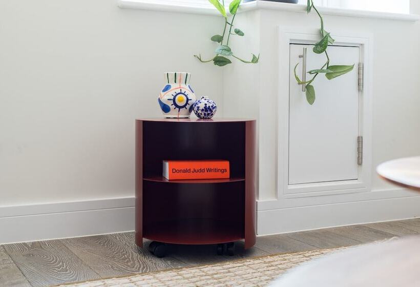 Hausd   Leicester Square