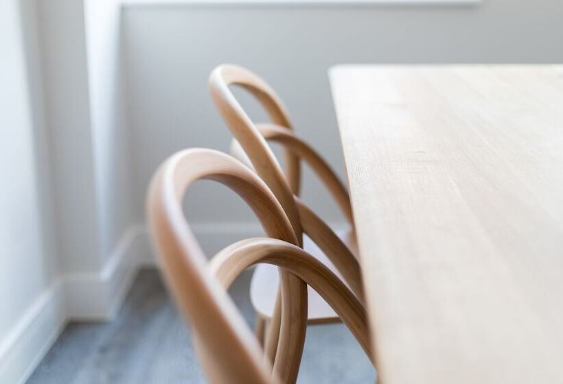 Hausd   Leicester Square