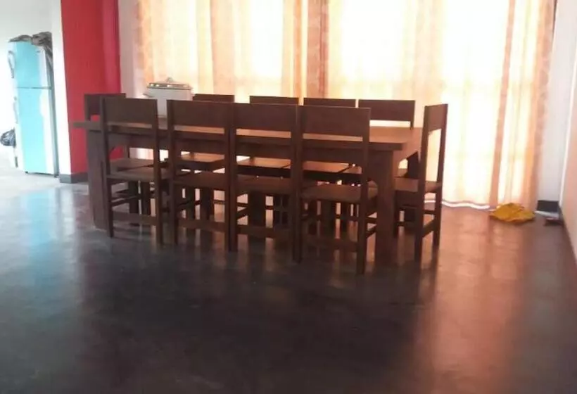 Hotelli Forest Edge Bungalow   Wilpattu