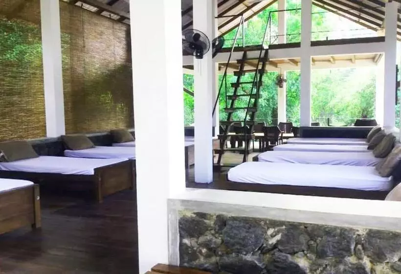 Hotelli Forest Edge Bungalow   Wilpattu