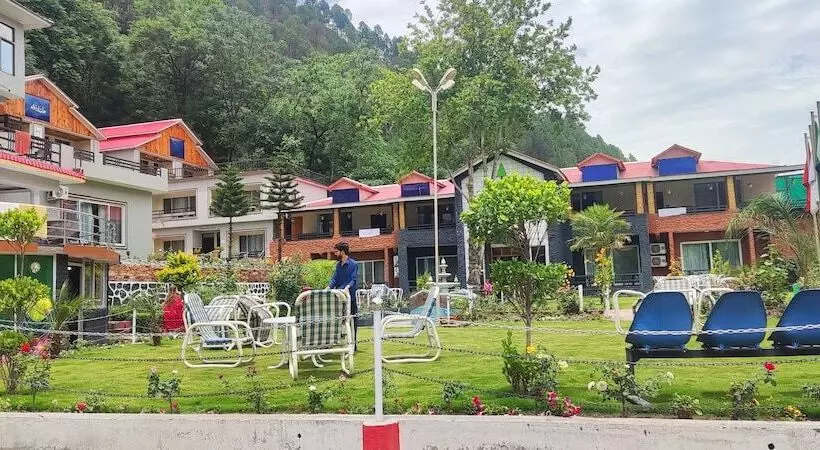 هتل Pine Track Hpt