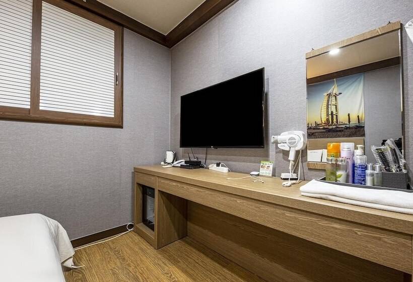 Motel Cheonan Seongjeong J