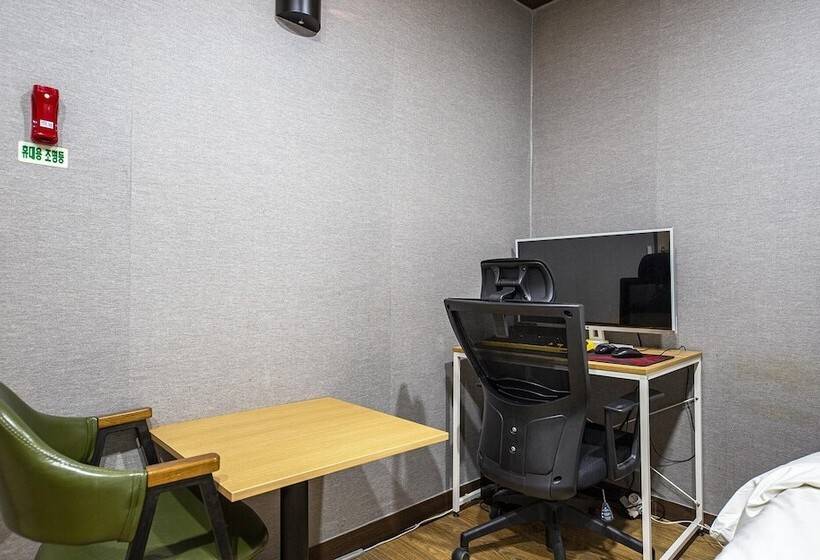 Motel Cheonan Seongjeong J