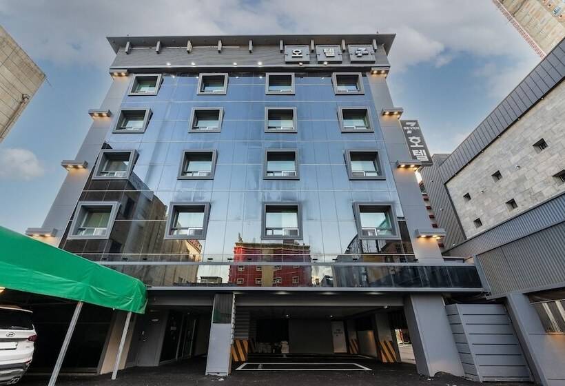 فندق على الطريق Wolgot Seven