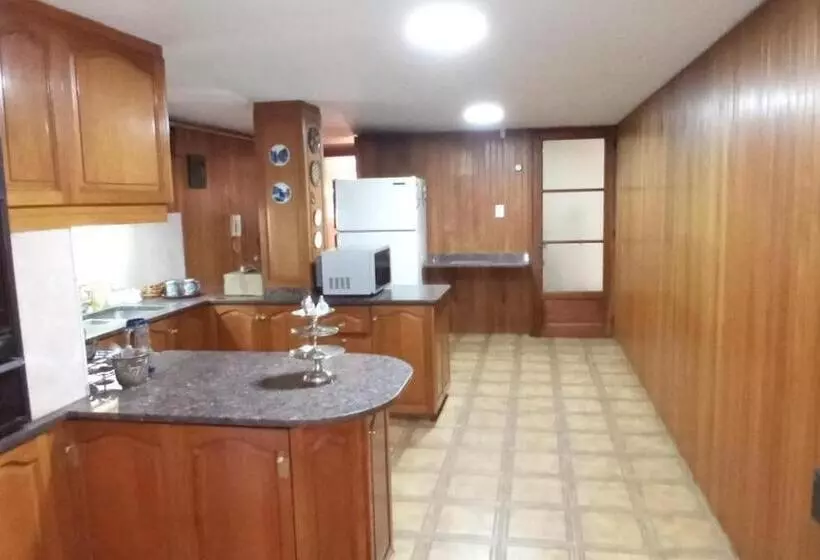 Hostel Casteleyhost