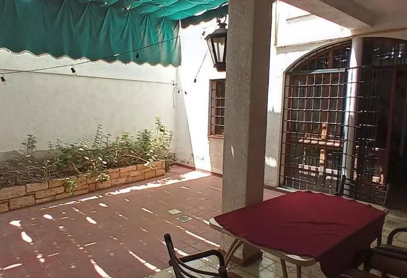 Hostel Casteleyhost