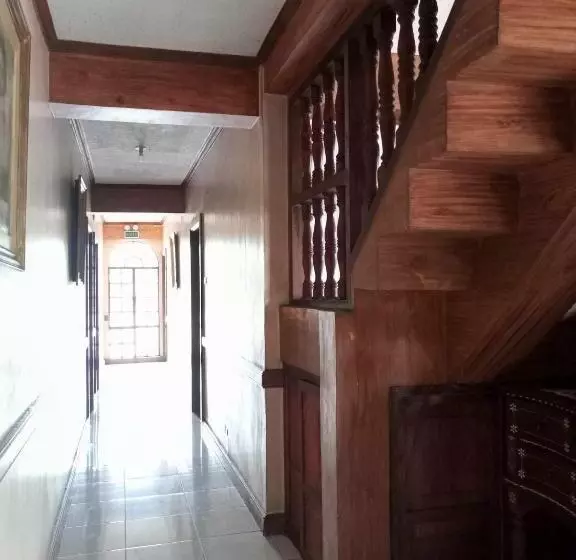 ユースホステル Family Room In Bato, Camarines Sur