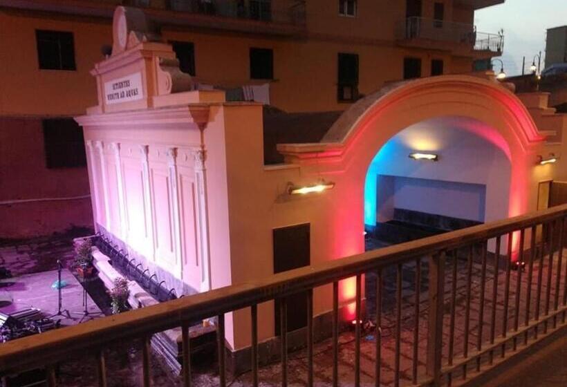 تختخواب و صبحانه La Via Del Mare